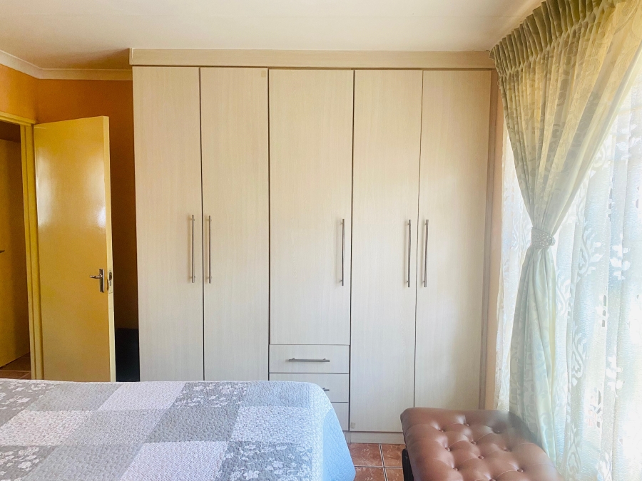 3 Bedroom Property for Sale in Geelhoutpark North West